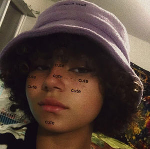 Meet your Posher, Anika